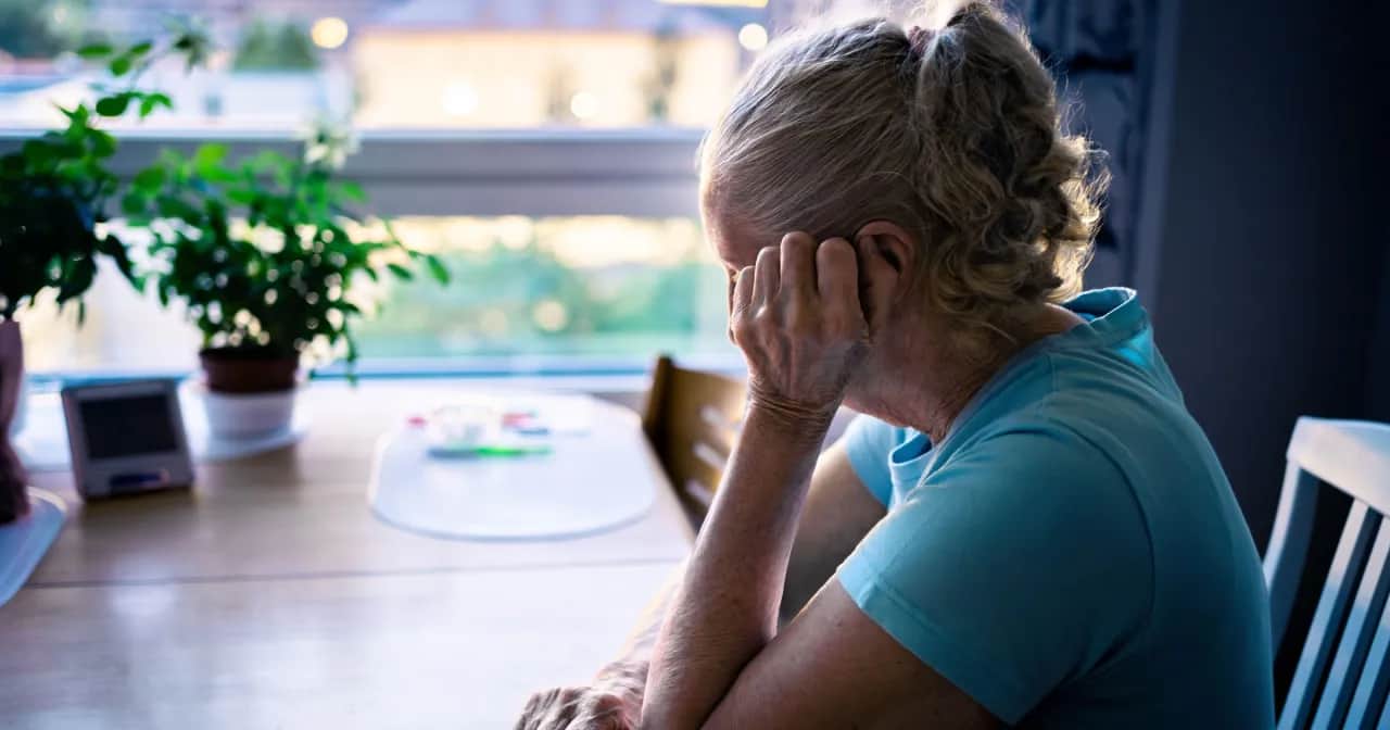 Wczesne objawy demencji: Rozpoznaj sygnały i zrób test w domu