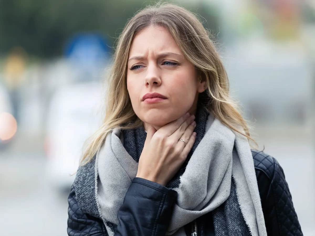 Ból w mostku przy połykaniu: czy to refluks, czy coś groźnego?