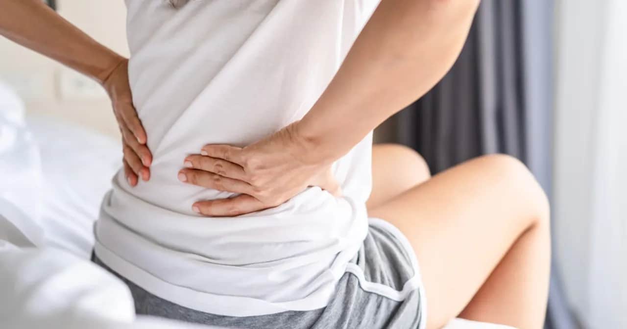 Ból mięśni karku rano po spaniu? Odkryj przyczyny i ulgę!