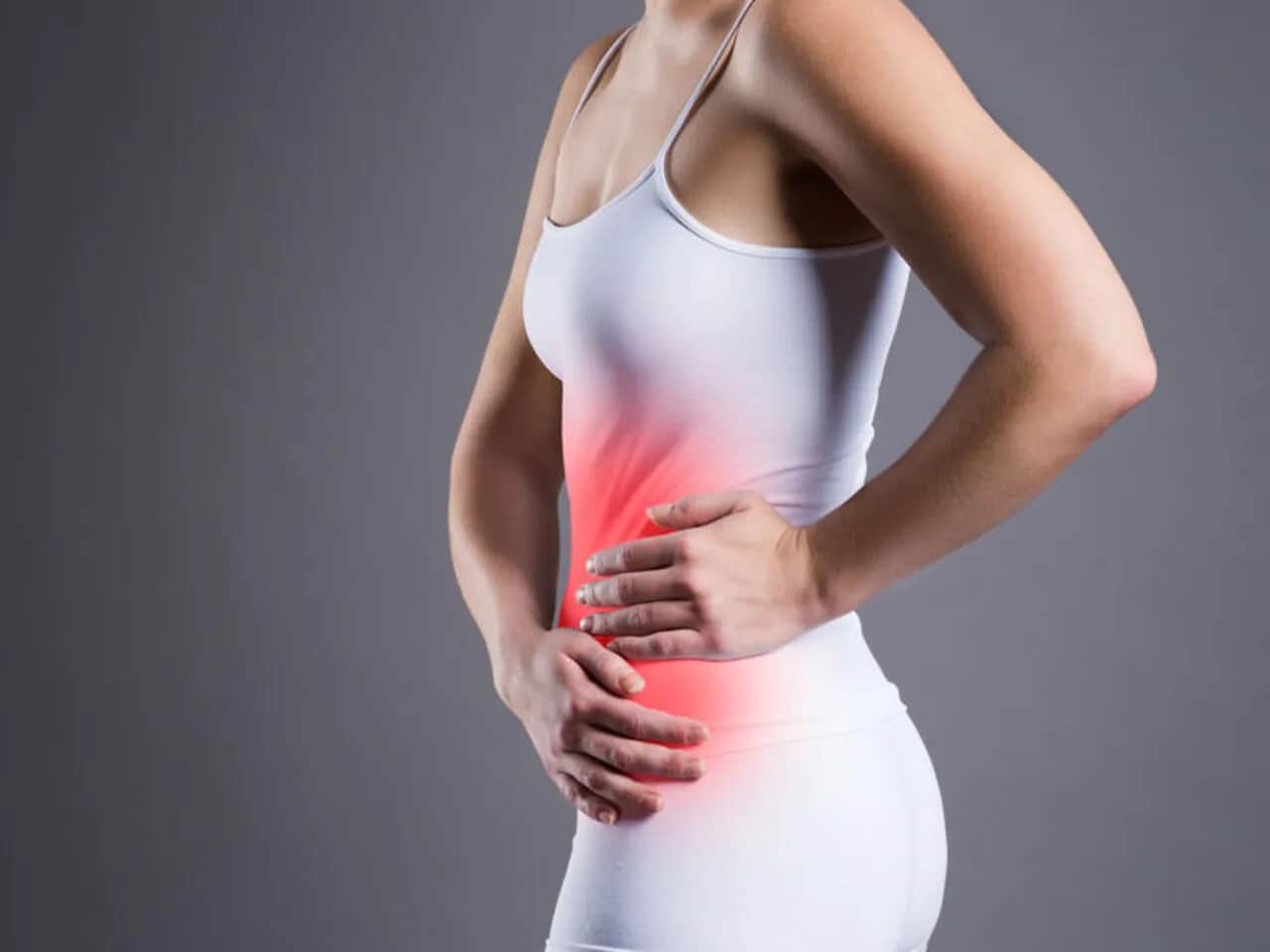 Ból w prawym boku po jedzeniu: Co oznacza i kiedy do lekarza?