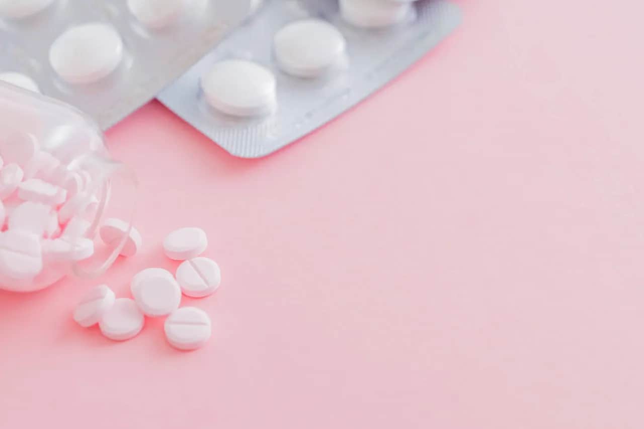 Aspiryna dla dzieci: dlaczego to śmiertelne ryzyko? Poradnik dla rodziców